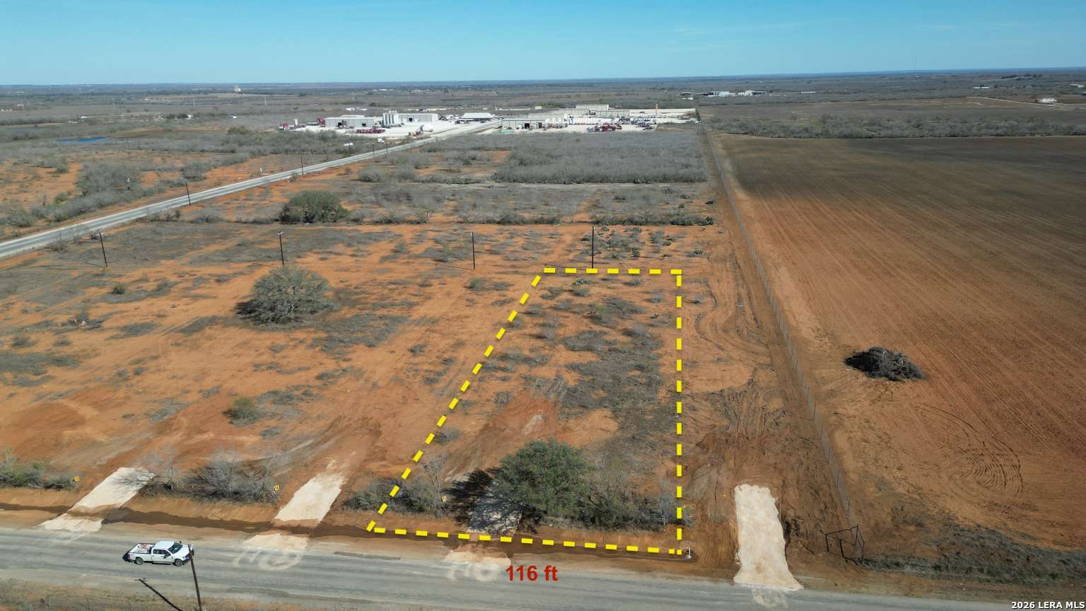 1643 County Road 422 Pleasanton TX 78064
