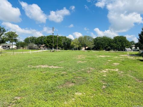 537 Longhorn Seguin TX 78155