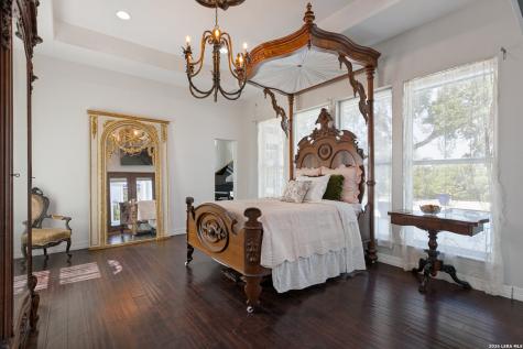 497 N Thunder Creek Road Utopia TX 78884