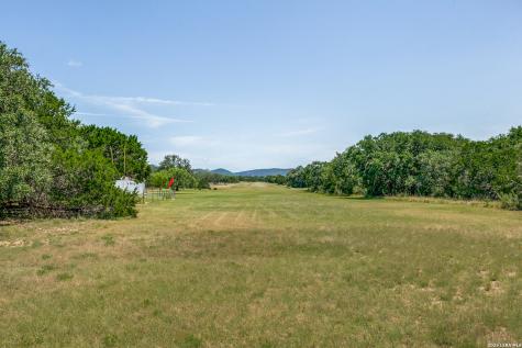 497 N Thunder Creek Road Utopia TX 78884