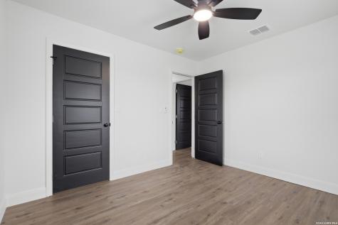 1102 Jewett San Antonio TX 78237