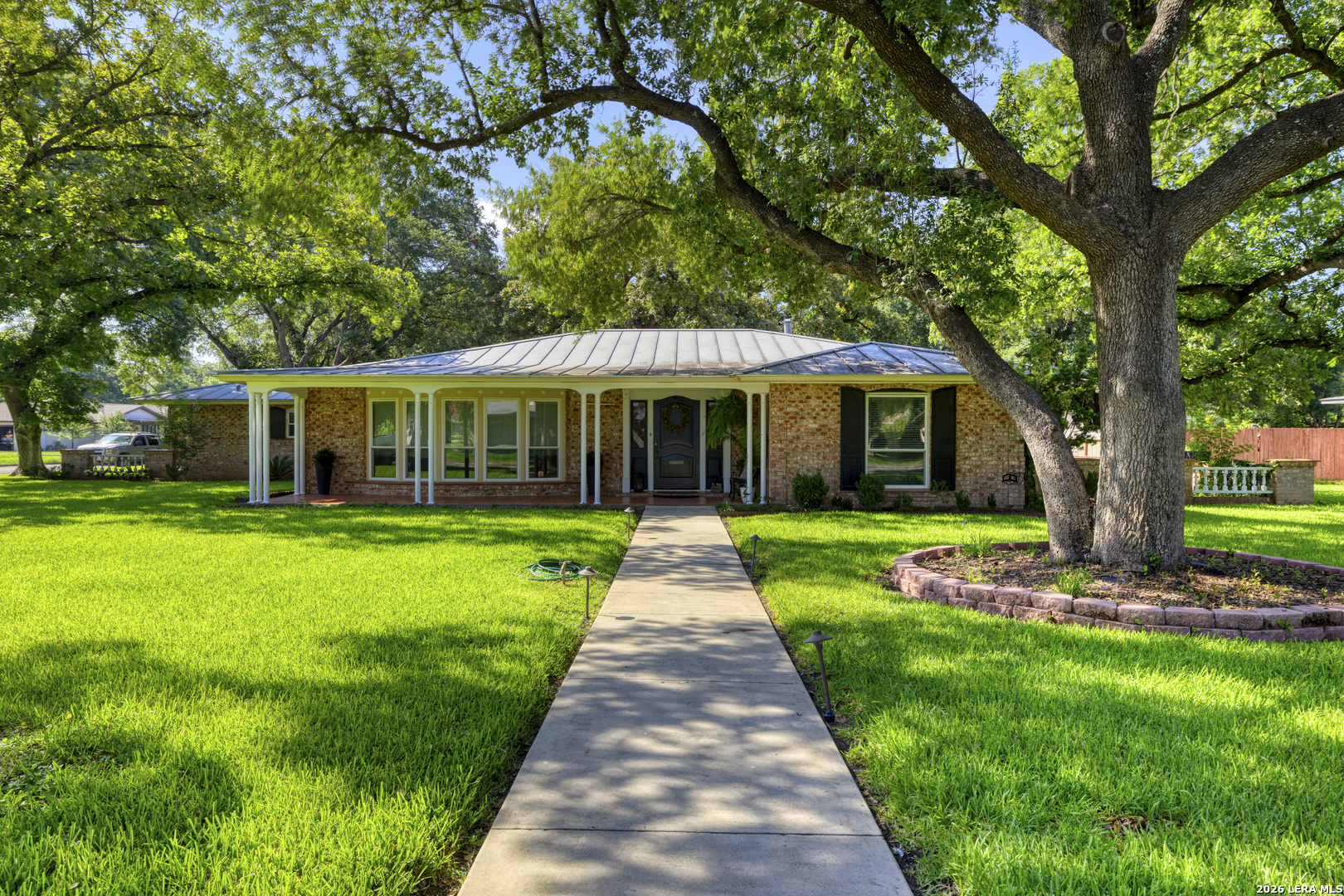 921 Maple Uvalde TX 78801