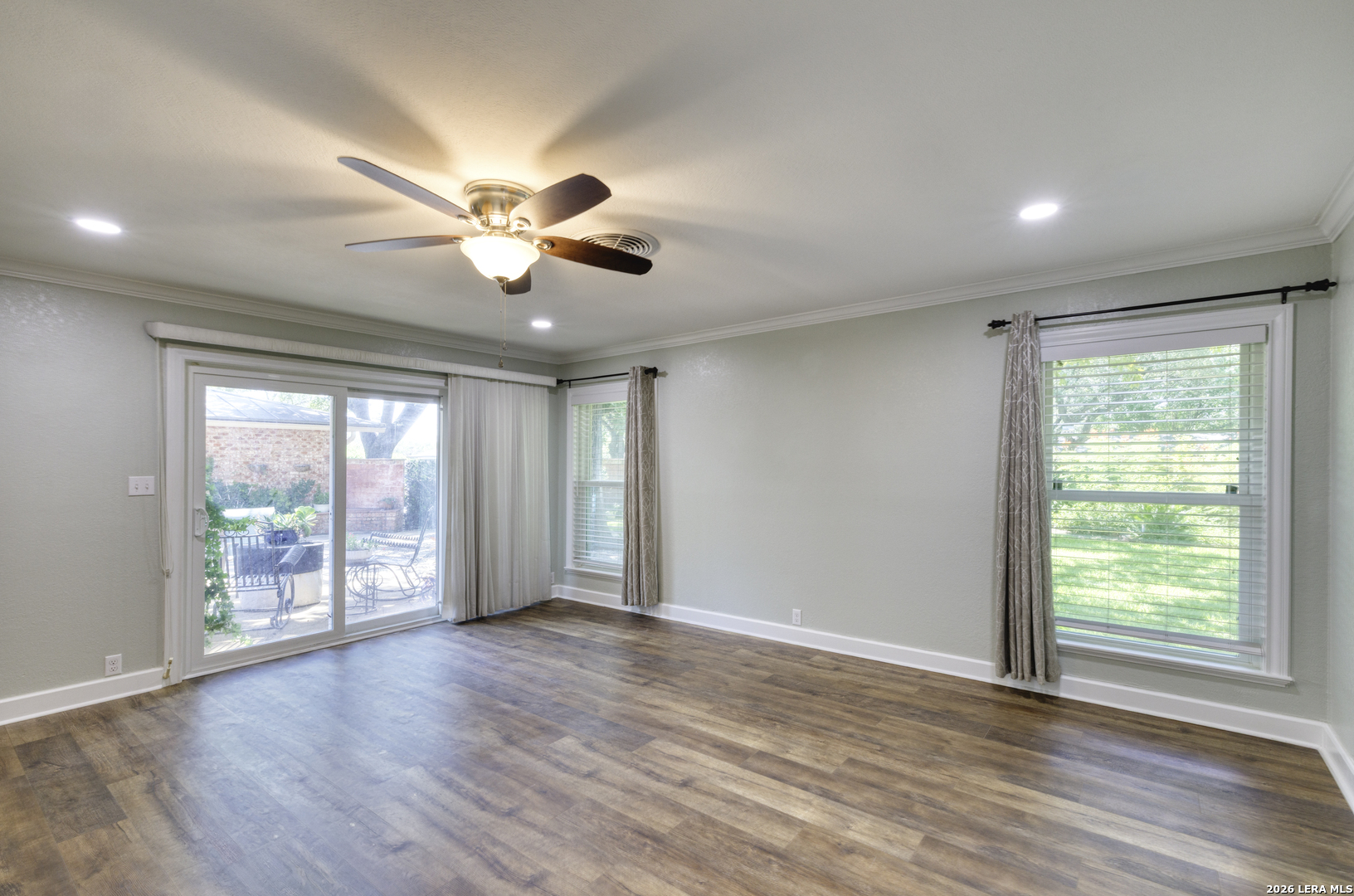 921 Maple Uvalde TX 78801
