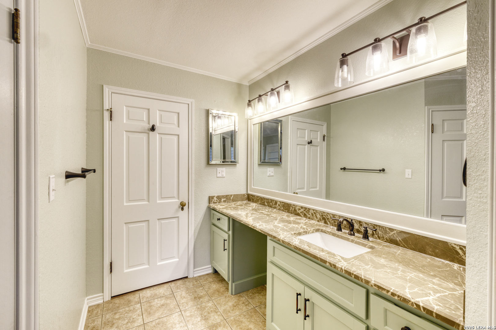 921 Maple Uvalde TX 78801