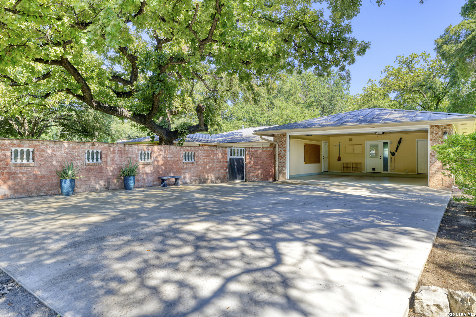 921 Maple Uvalde TX 78801
