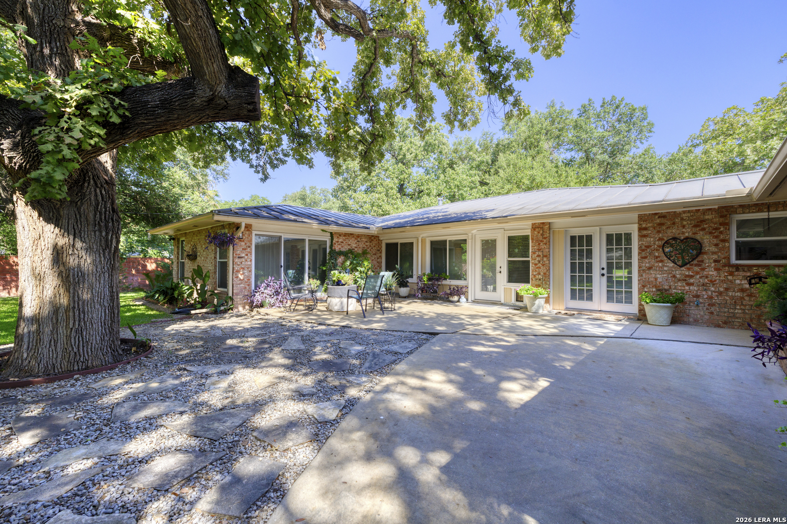 921 Maple Uvalde TX 78801