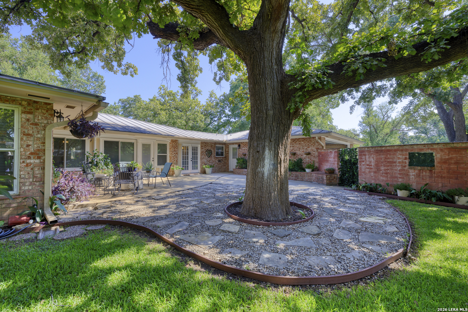 921 Maple Uvalde TX 78801
