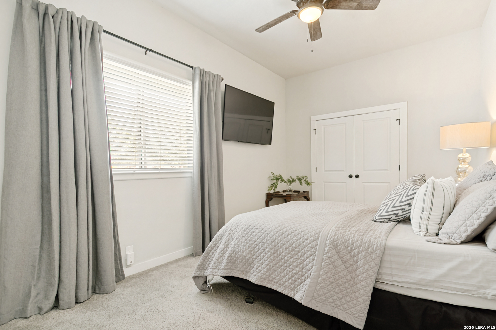 102 Silver Springs Universal City TX 78148