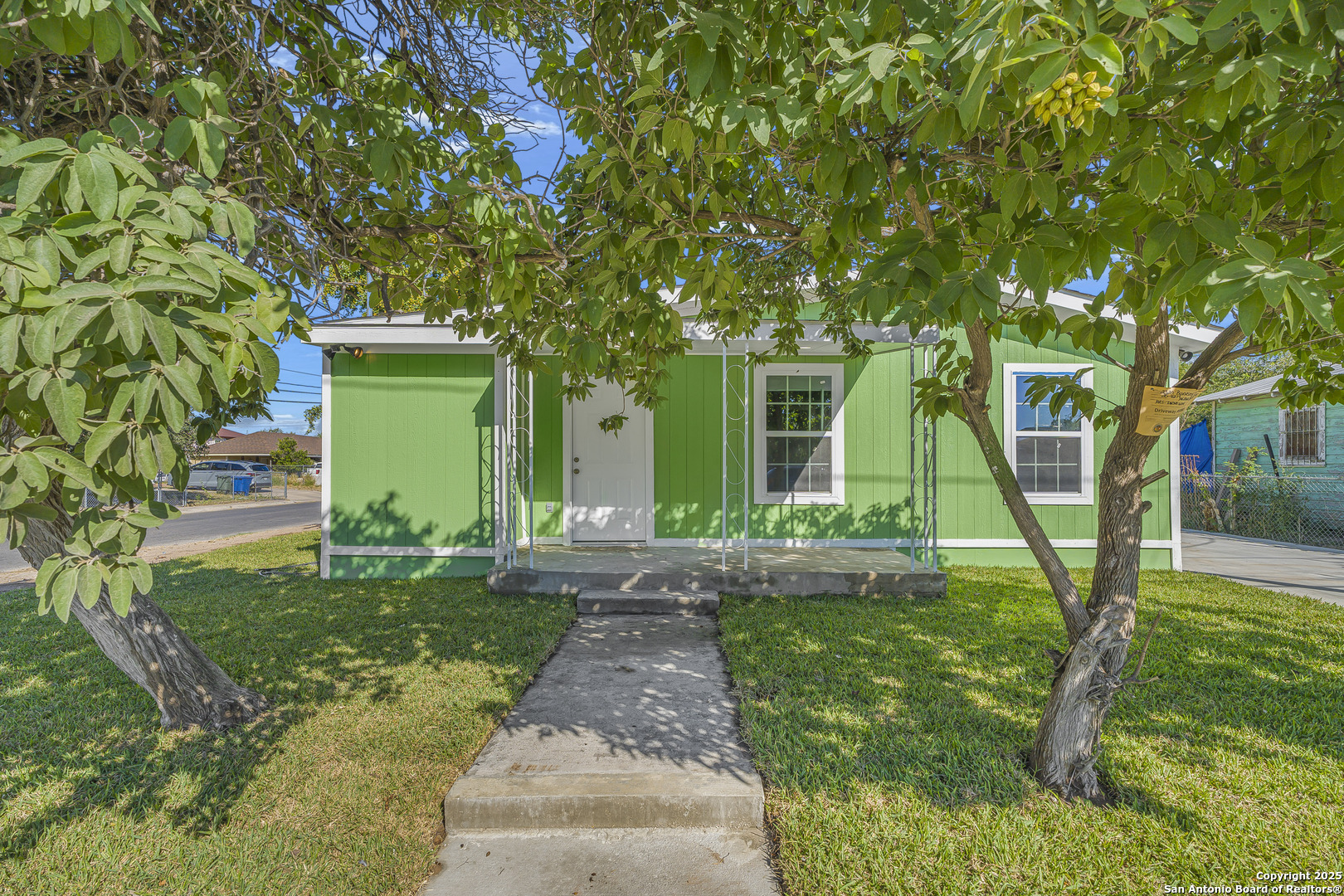 2320 Burnside Street Laredo TX 78040