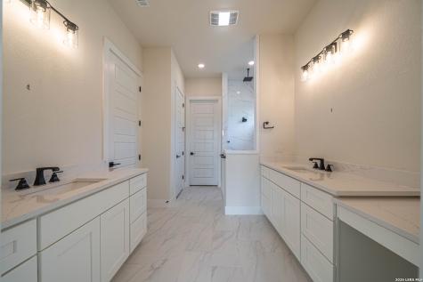 2013 Toscano Way Kerrville TX 78028