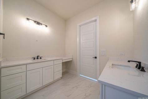 2013 Toscano Way Kerrville TX 78028