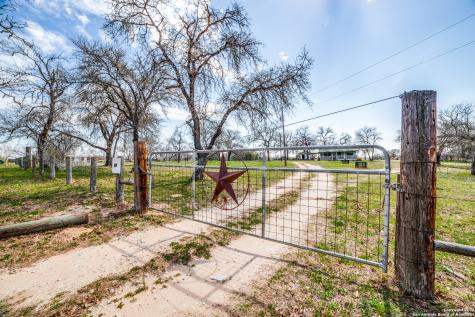 215 Marthas Lane Somerset TX 78069