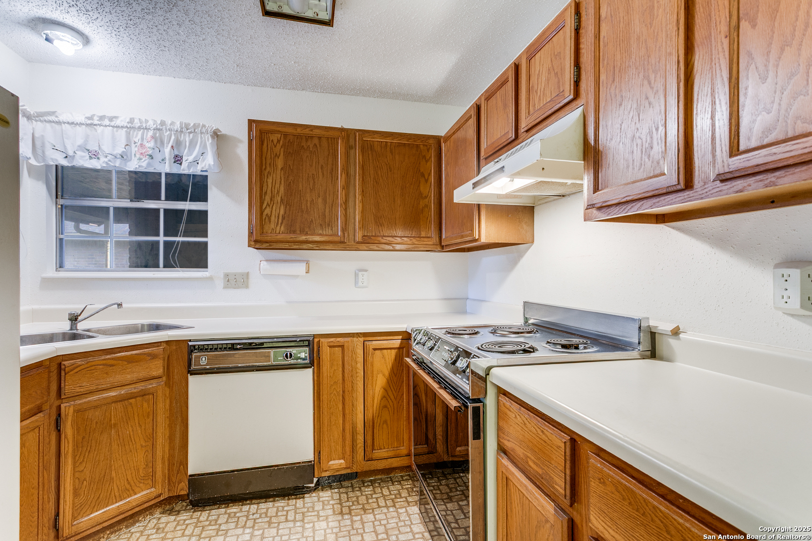 3629 Fox Run Schertz TX 78108