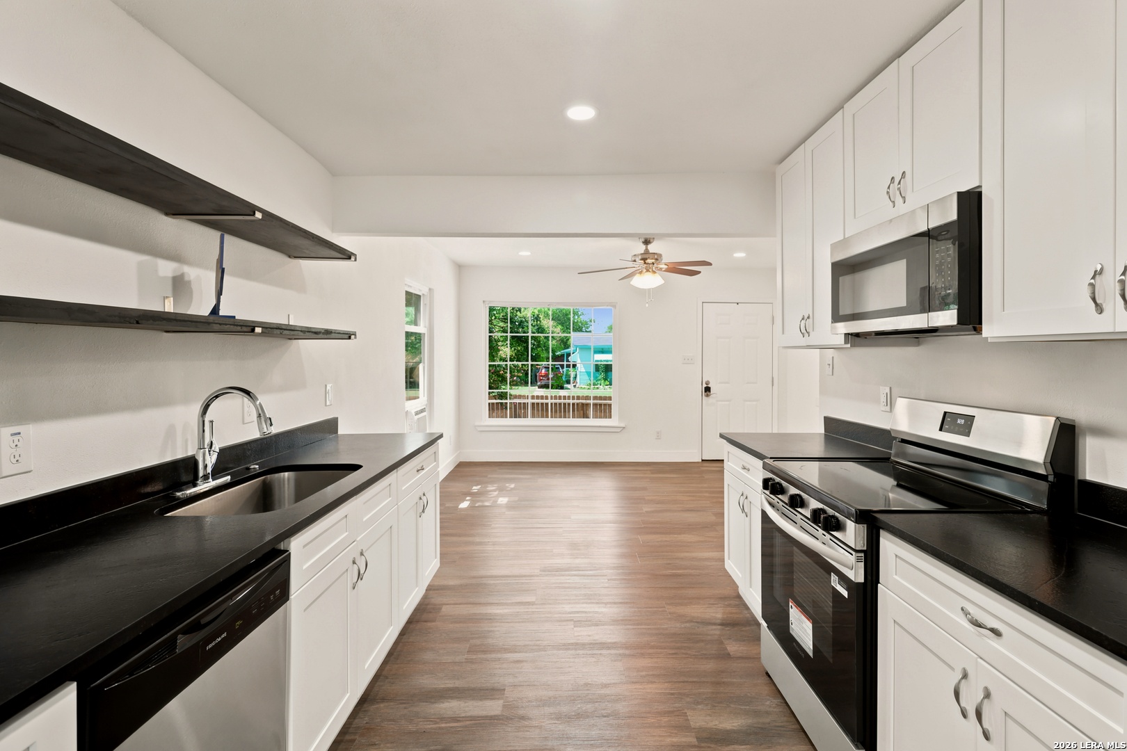 1042 Poinsettia San Antonio TX 78202