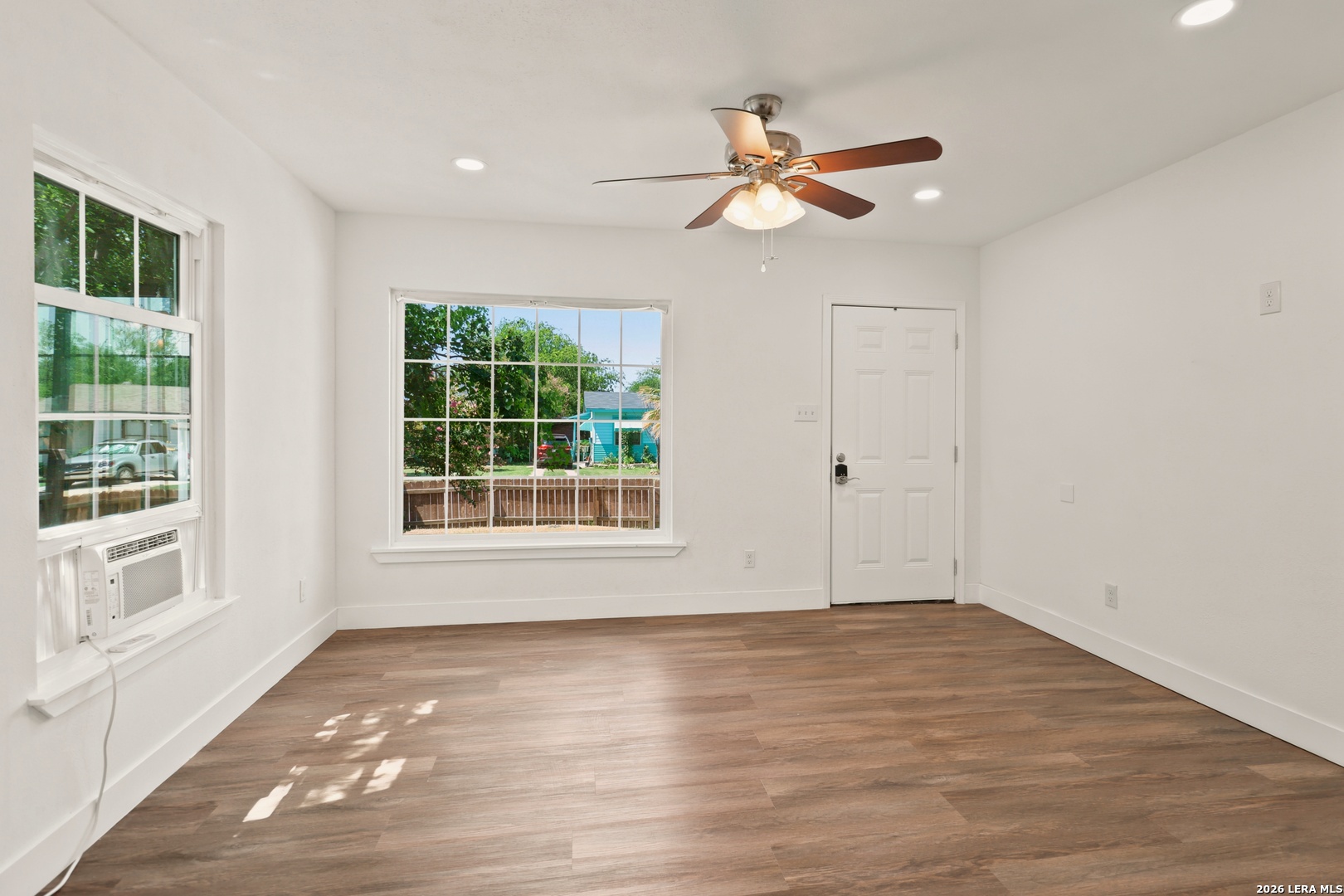 1042 Poinsettia San Antonio TX 78202