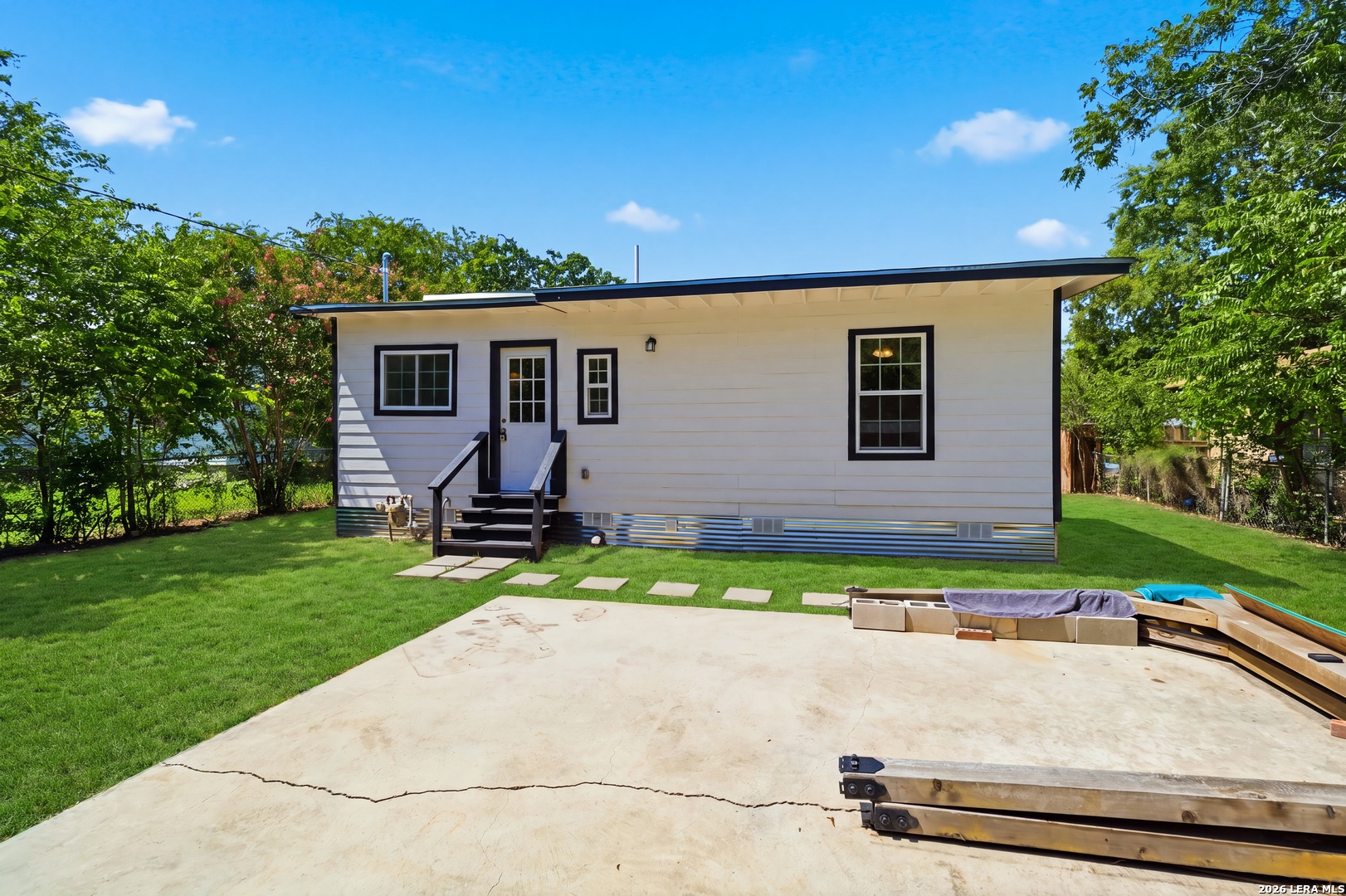1042 Poinsettia San Antonio TX 78202