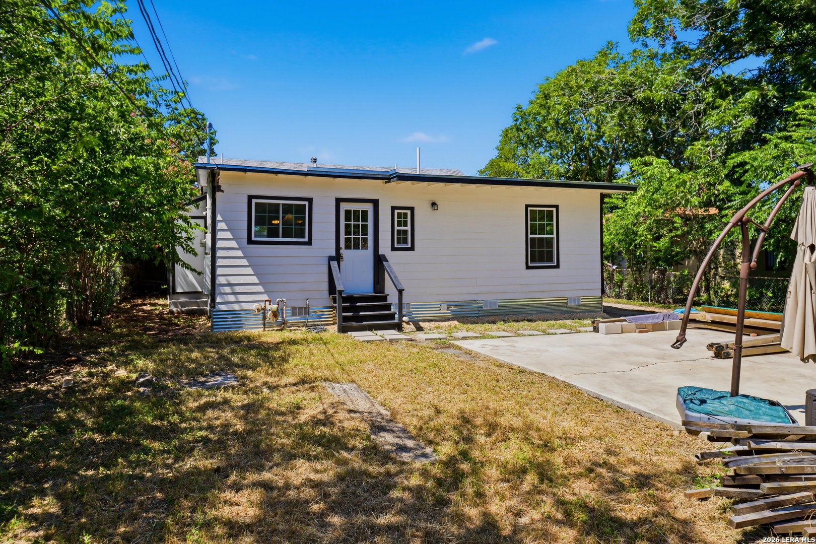 1042 Poinsettia San Antonio TX 78202