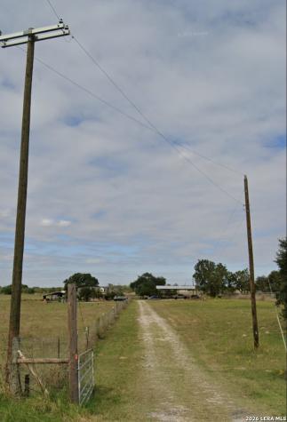 5615 Fm 462 Moore TX 78057