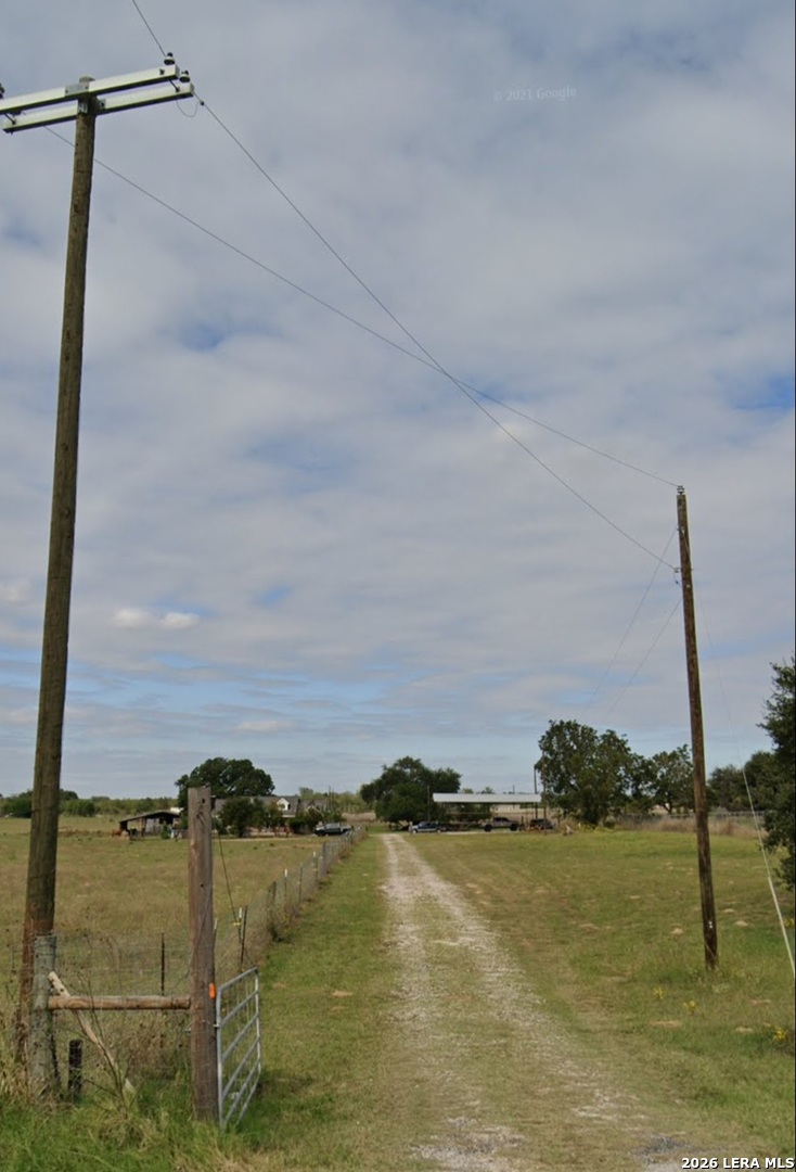 5615 Fm 462 Moore TX 78057