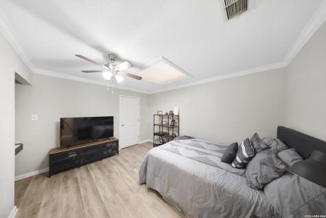 13623 High Chapel San Antonio TX 78231