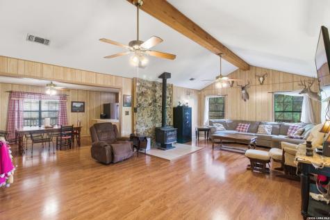 2115 Mesa Verde Road Medina TX 78055