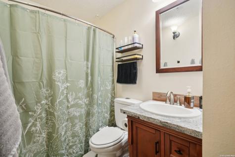 802 Eagle Creek Floresville TX 78114