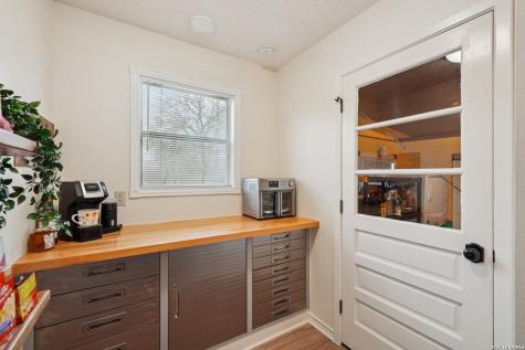 802 Eagle Creek Floresville TX 78114