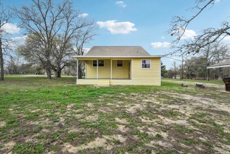 802 Eagle Creek Floresville TX 78114