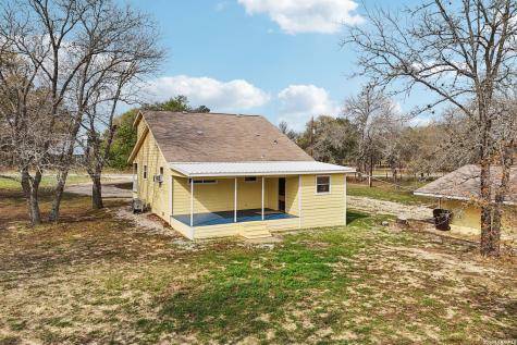 802 Eagle Creek Floresville TX 78114