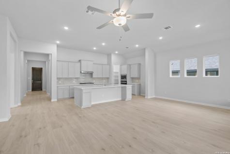 2503 Tortuga Verde San Antonio TX 78245
