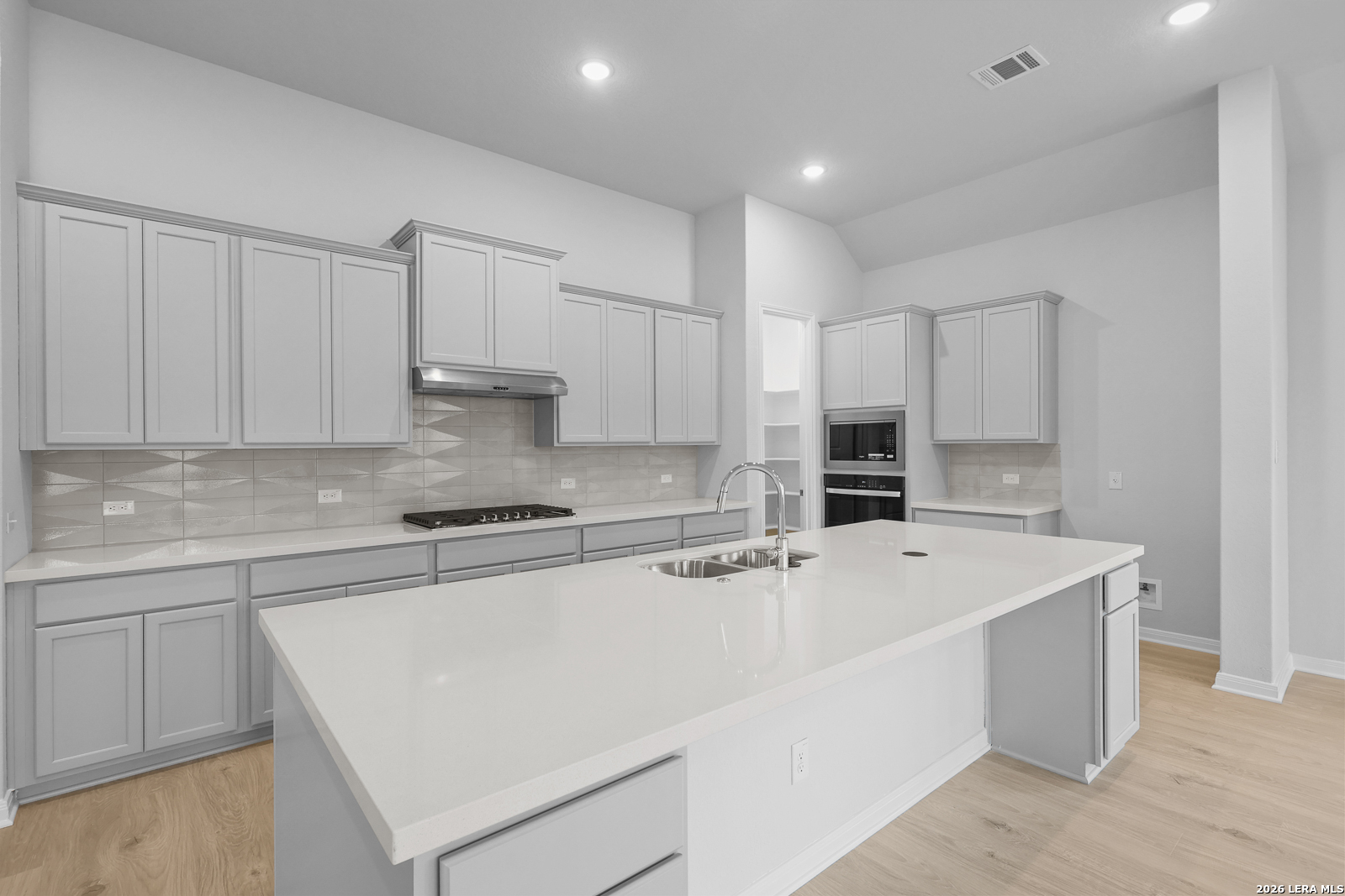2503 Tortuga Verde San Antonio TX 78245