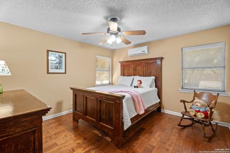 102 Zornia Castle Hills TX 78213