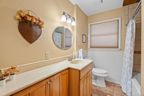 102 Zornia Castle Hills TX 78213