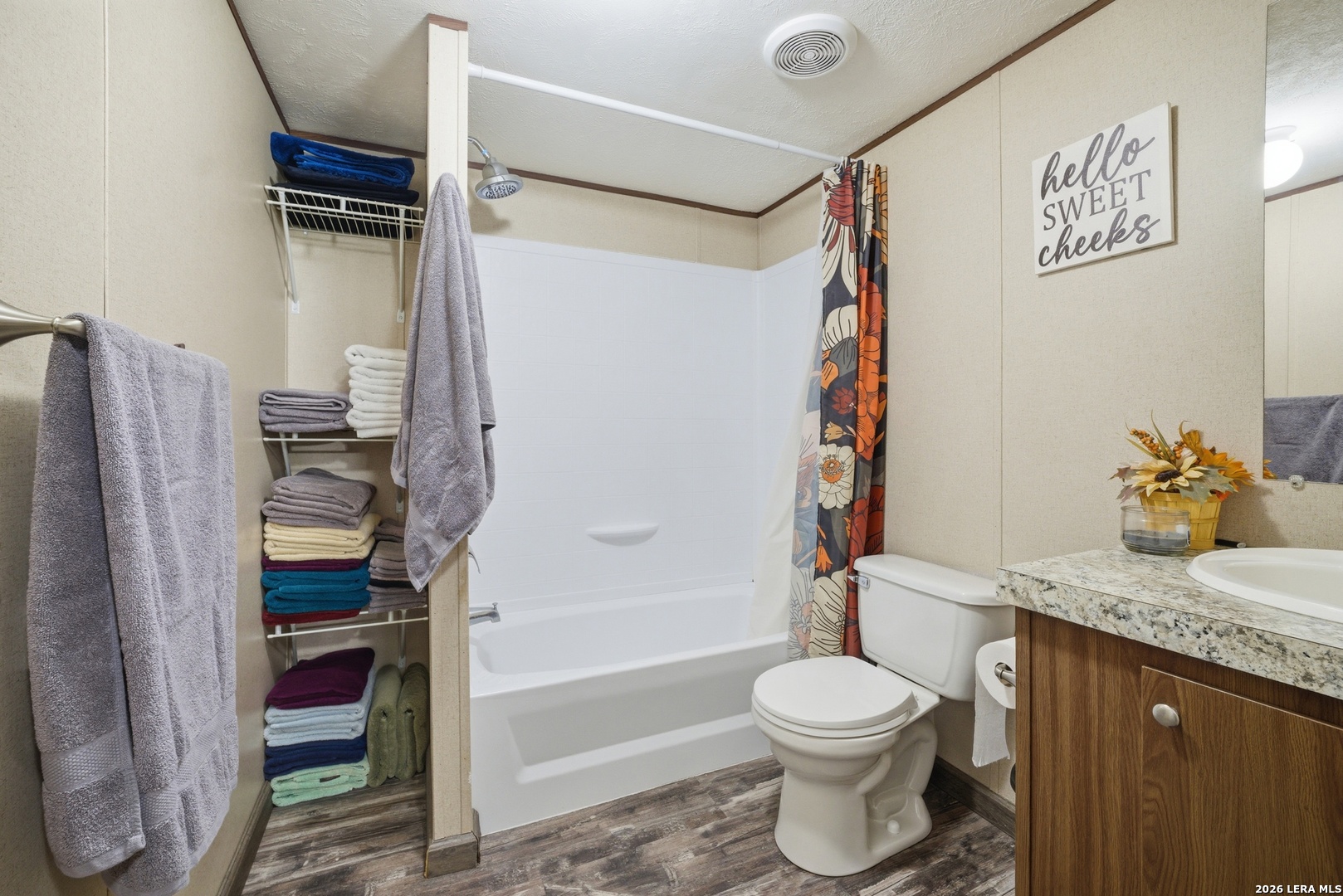 918 County Road 7711 Devine TX 78016