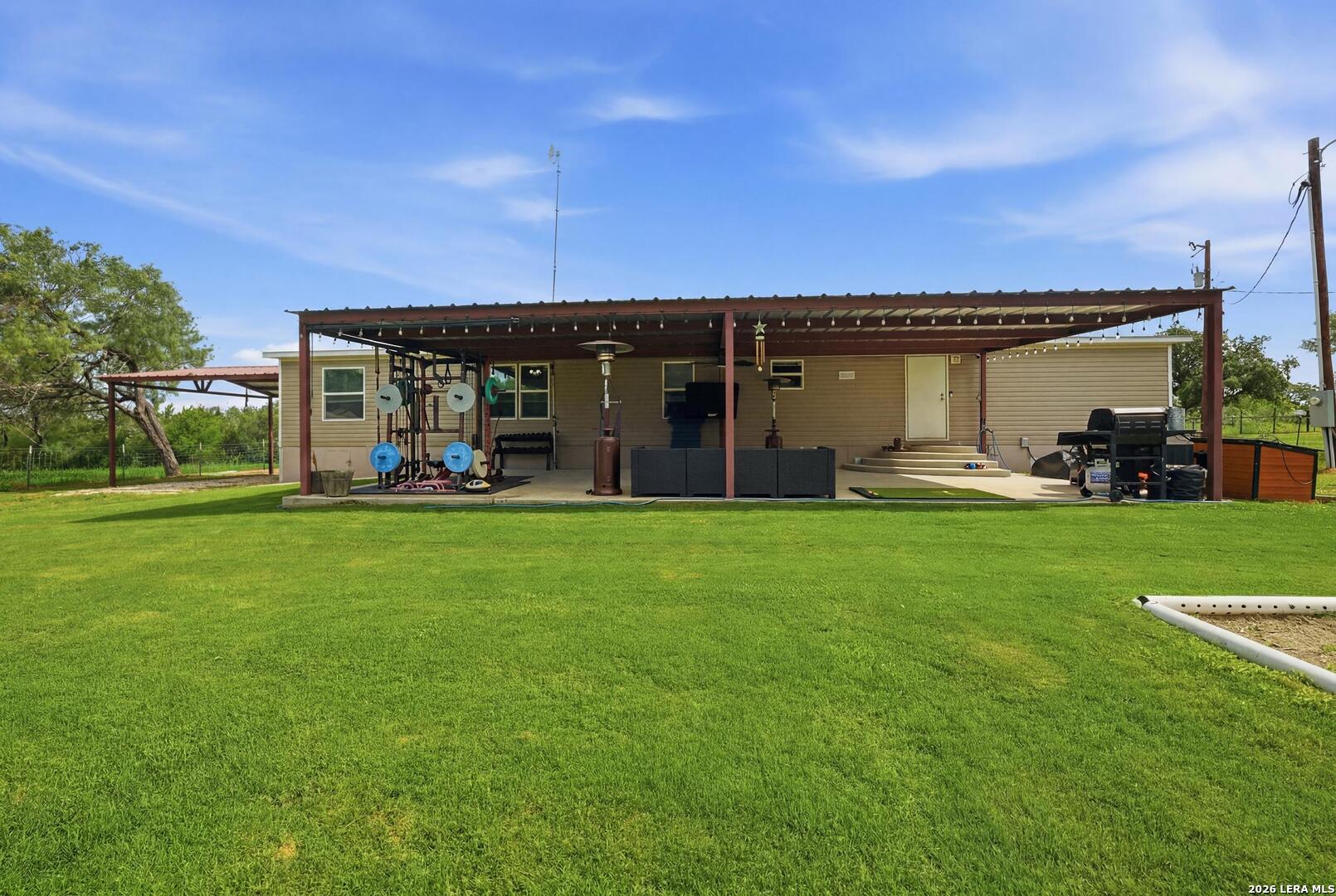 918 County Road 7711 Devine TX 78016