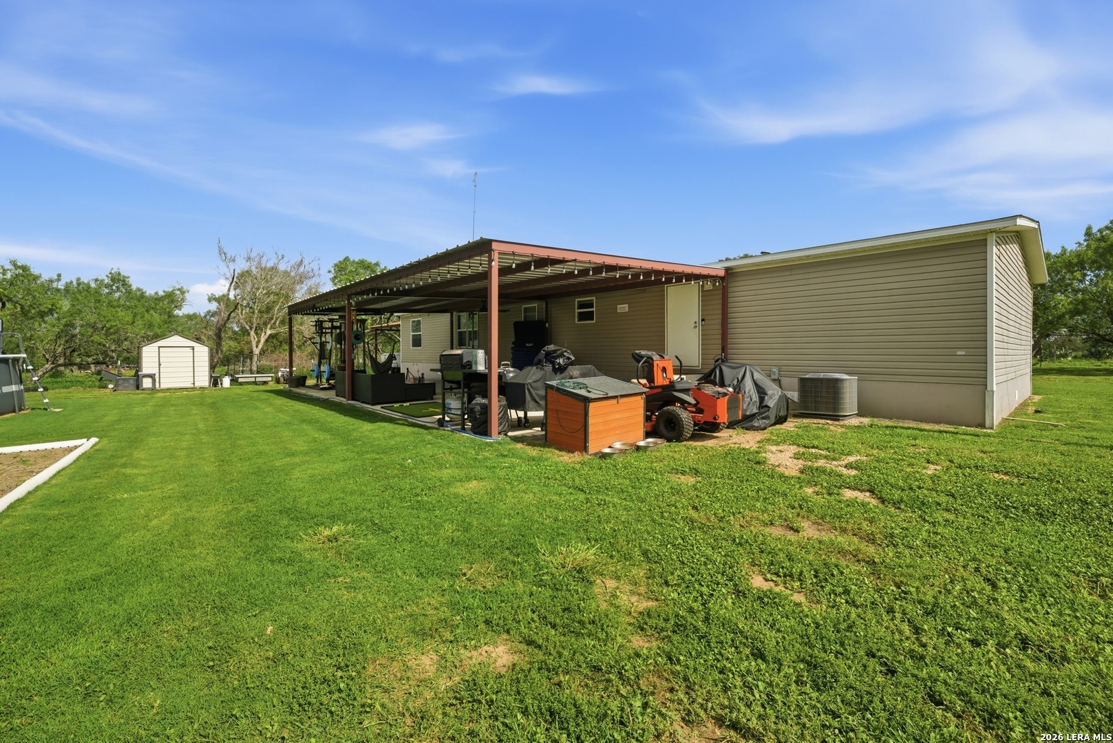 918 County Road 7711 Devine TX 78016