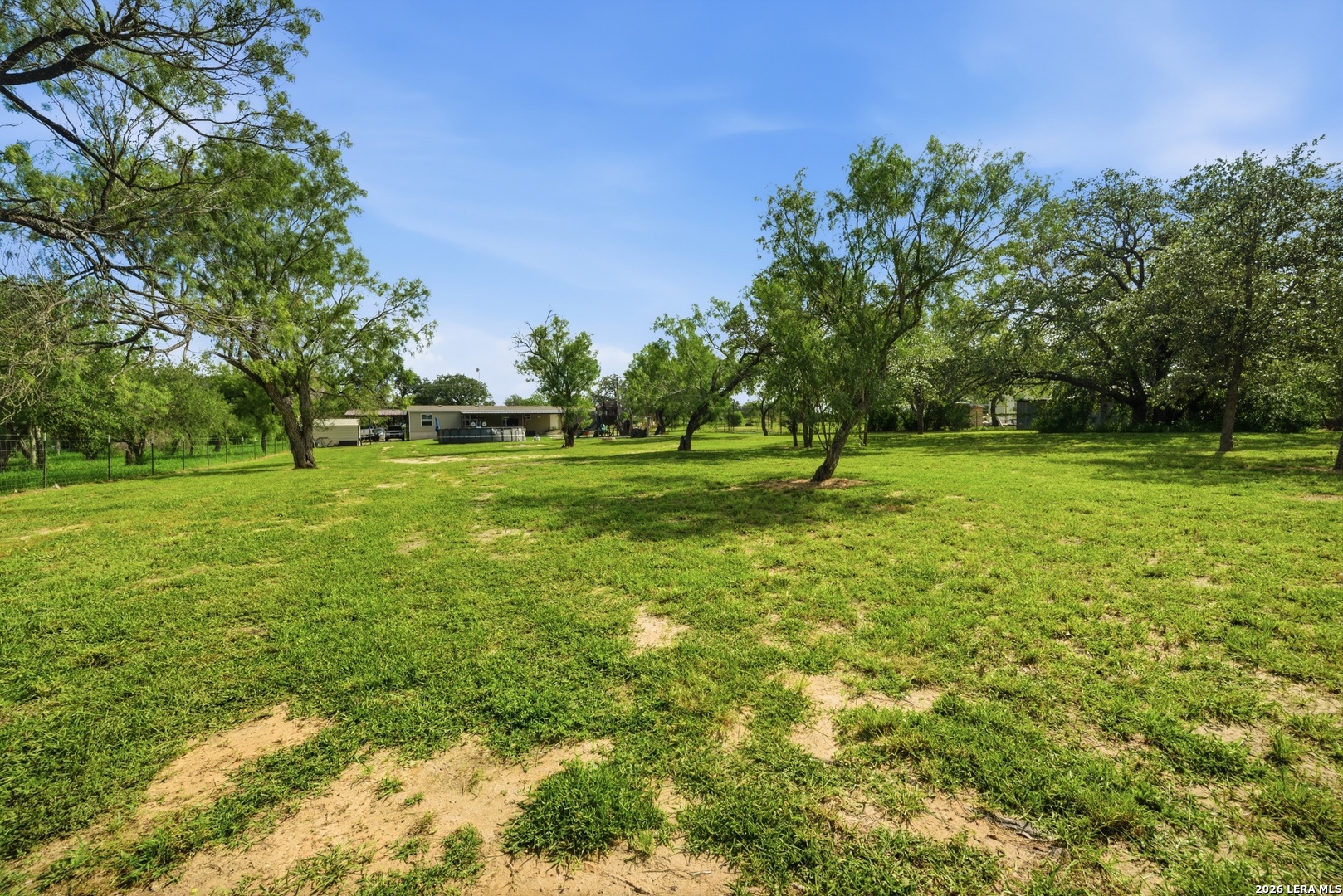 918 County Road 7711 Devine TX 78016