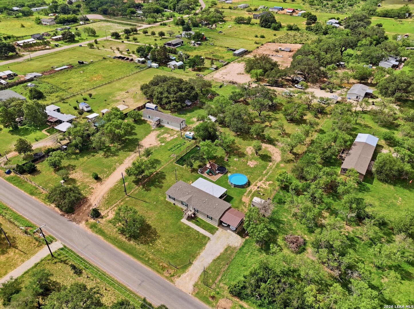 918 County Road 7711 Devine TX 78016