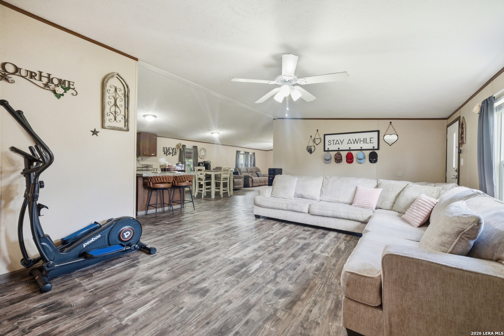 918 County Road 7711 Devine TX 78016