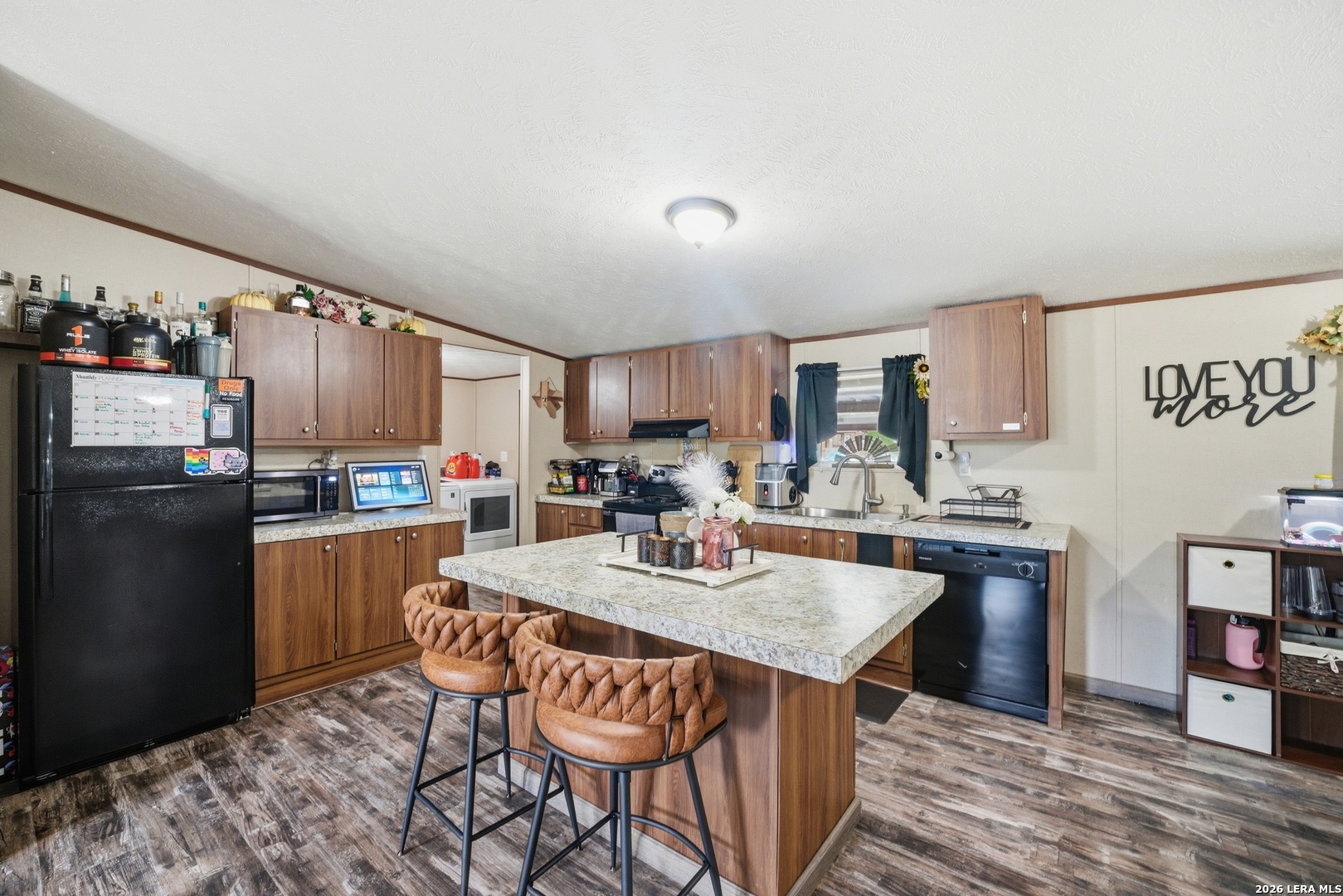 918 County Road 7711 Devine TX 78016