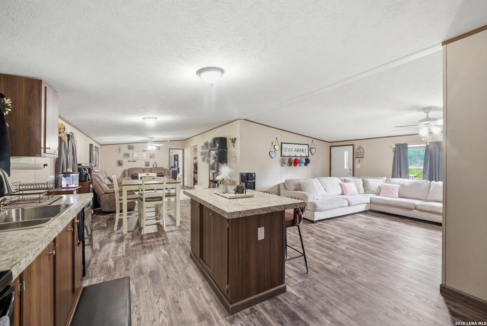 918 County Road 7711 Devine TX 78016