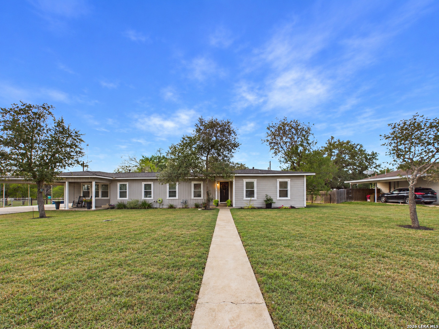 112 Live Oak Poth TX 78147