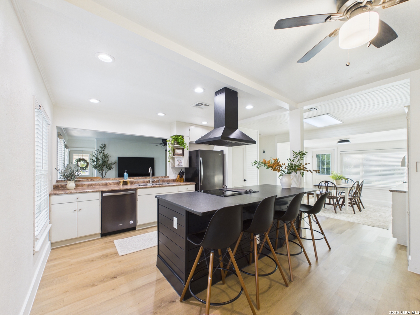 112 Live Oak Poth TX 78147