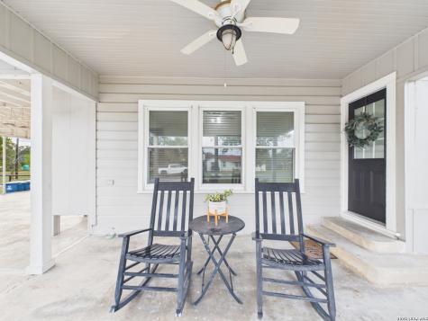 112 Live Oak Poth TX 78147