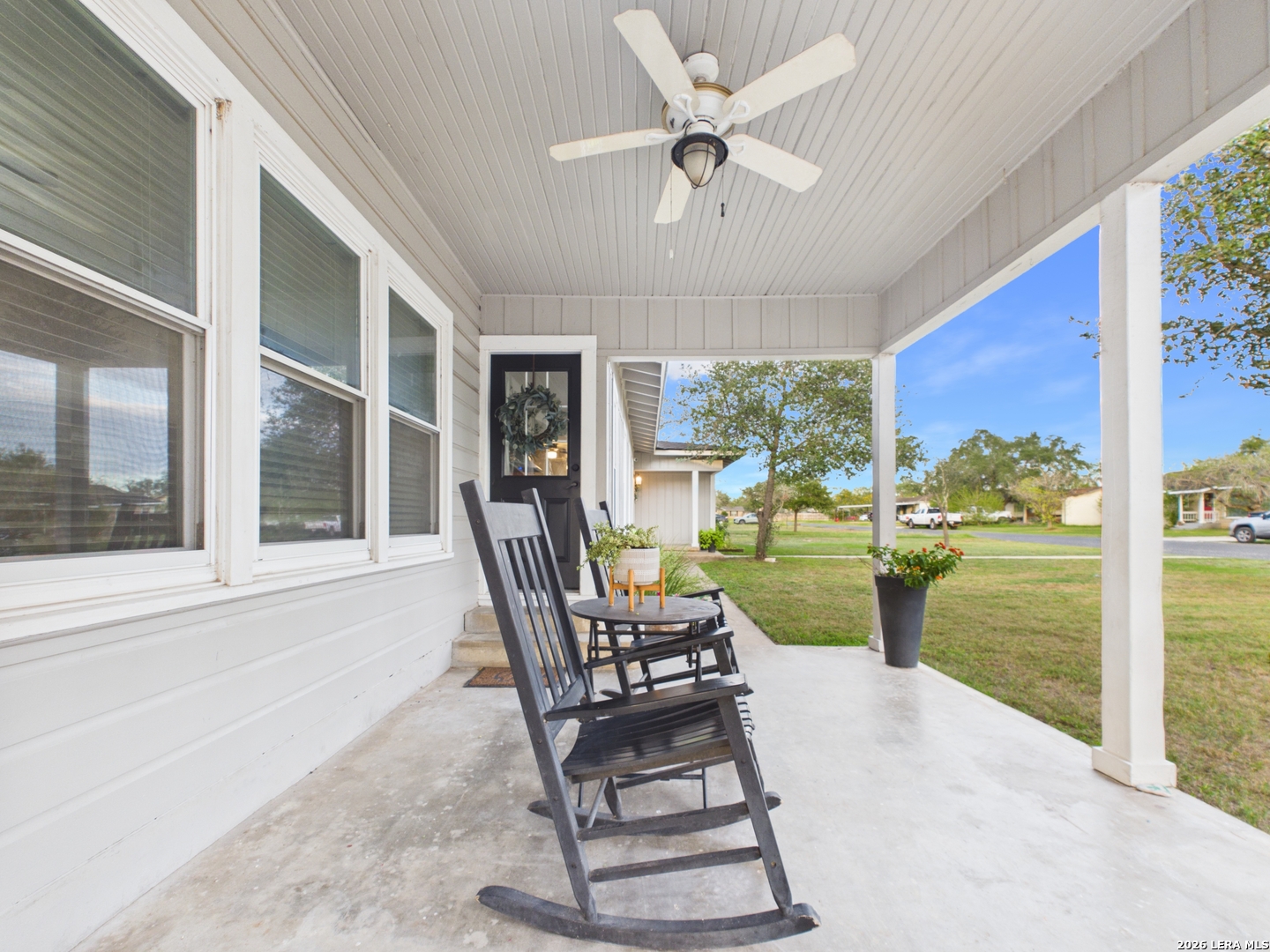 112 Live Oak Poth TX 78147