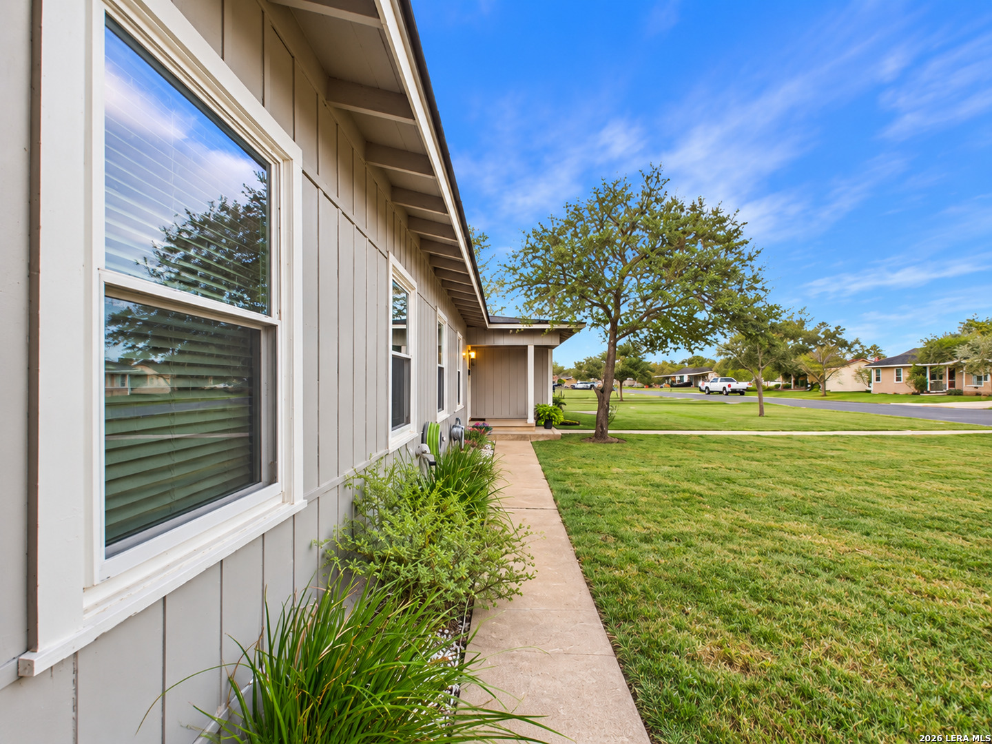 112 Live Oak Poth TX 78147