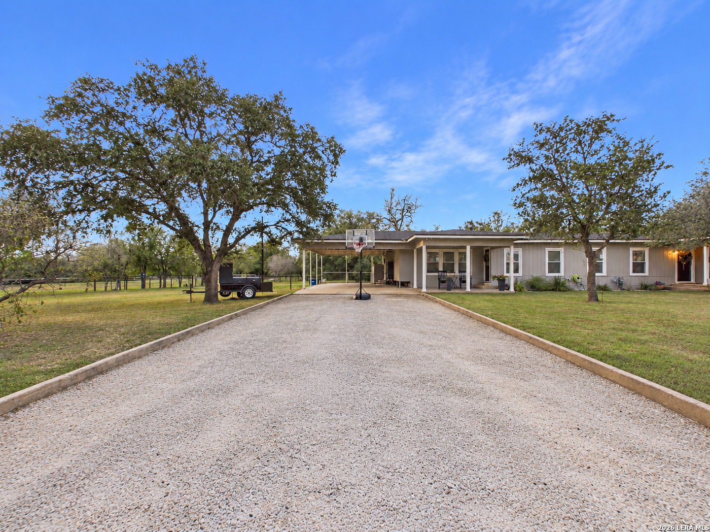 112 Live Oak Poth TX 78147