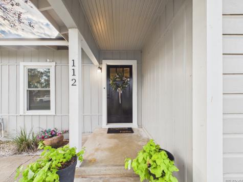 112 Live Oak Poth TX 78147