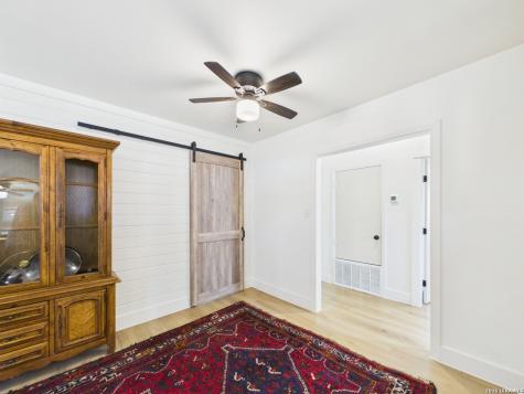 112 Live Oak Poth TX 78147