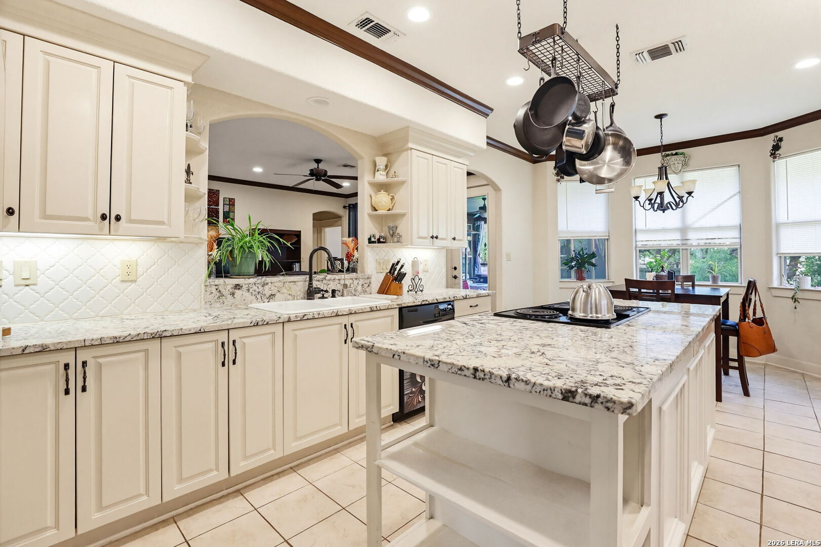 1103 Eagle View Pleasanton TX 78064